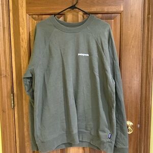 large dark green patagonia crew patagonia crew neck sweatshirt